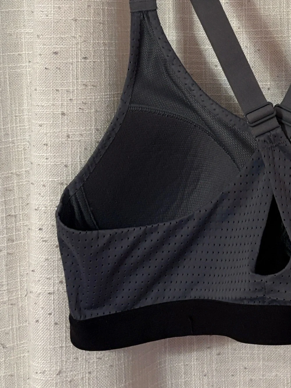 Victoria Secret Sport Mesh Lightweight Strappy Cross Back Sports Bra - Picture 9 of 12